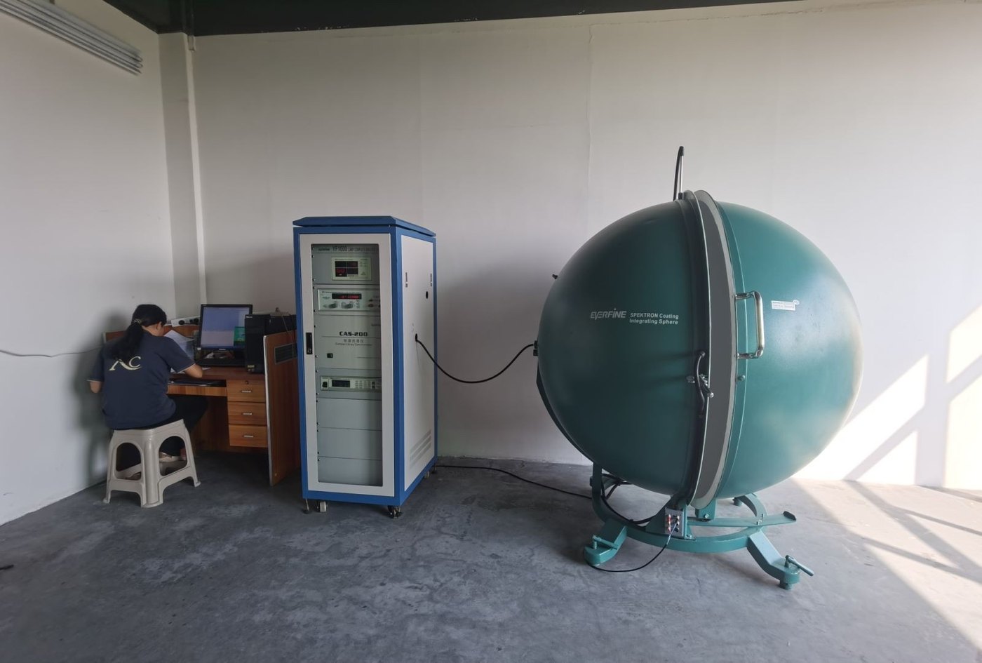 Integrating sphere photometric testing lab in the XINCO factory